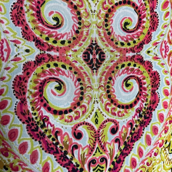 Beautiful Womens cover up - Picture 2 of 9